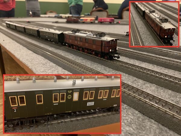 Das Schnellzug-Set der ehem. Deutschen Reichsbahn-Gesellschaft (DRG) wurde um zwei Wagen verlängert. Die Altbau E-Lok ist Braun. Die Personenwagen im Bayrischen Design fallen durch helle Fensterrahmen auf.
